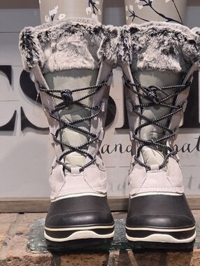 Khombu Emily Boot Faux Fur Trim Womens Sz 11